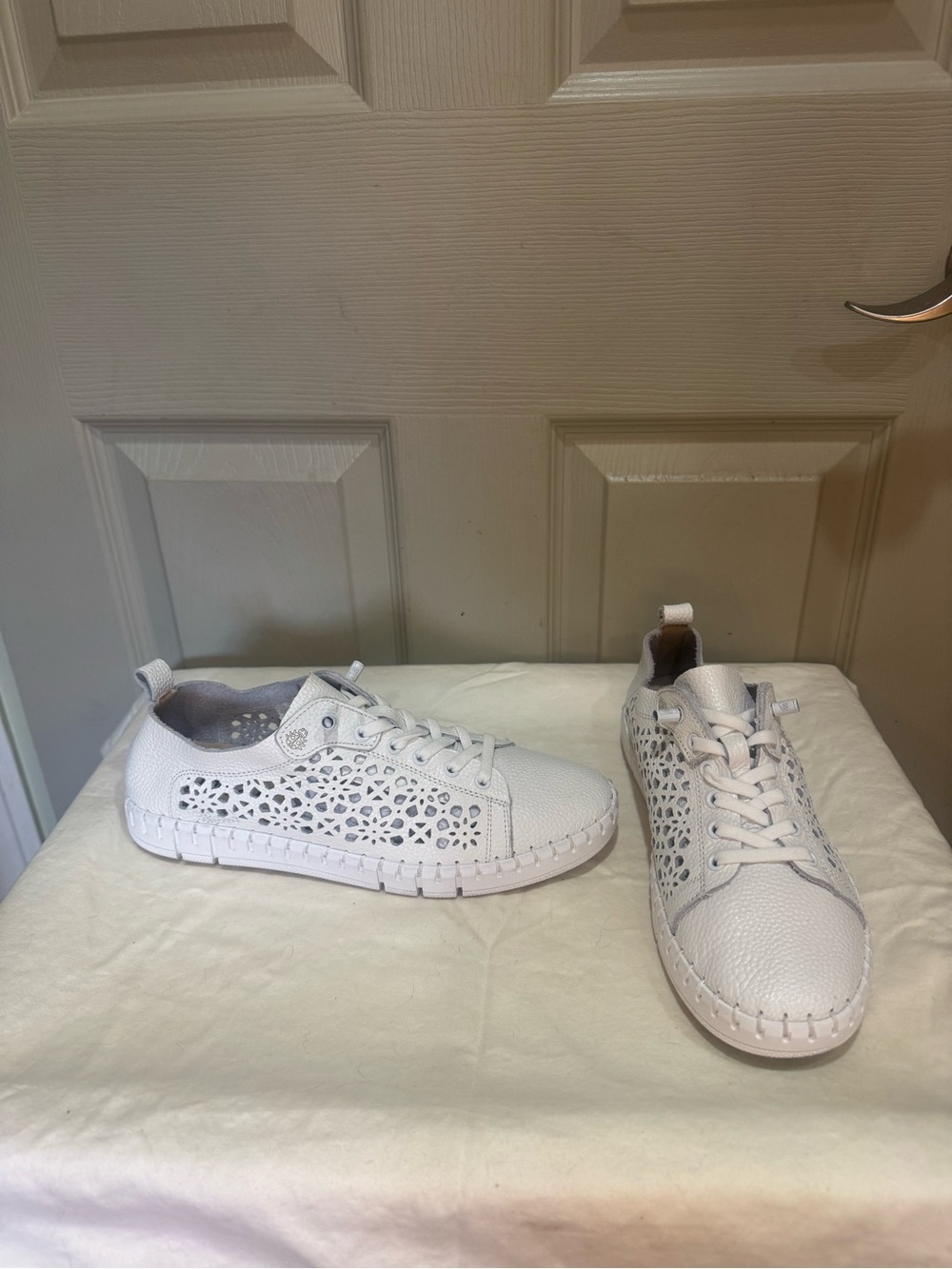 Yokono Flow White Leather Laser Cut Perforated Sneakers Spain Women's 41 US 10